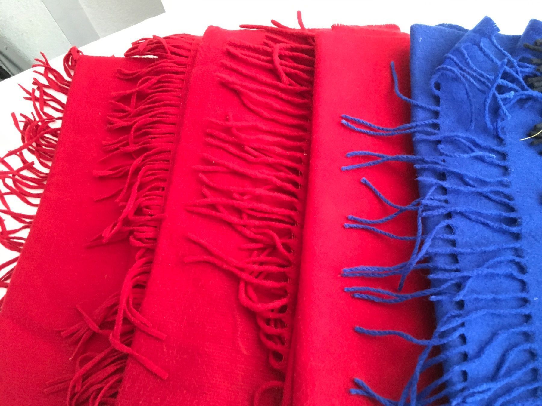 Foulards, Tücher & Schals: Schal, verschiedene Farben, – Neu (gemäss Beschreibung) aus Bern von antigua13 1