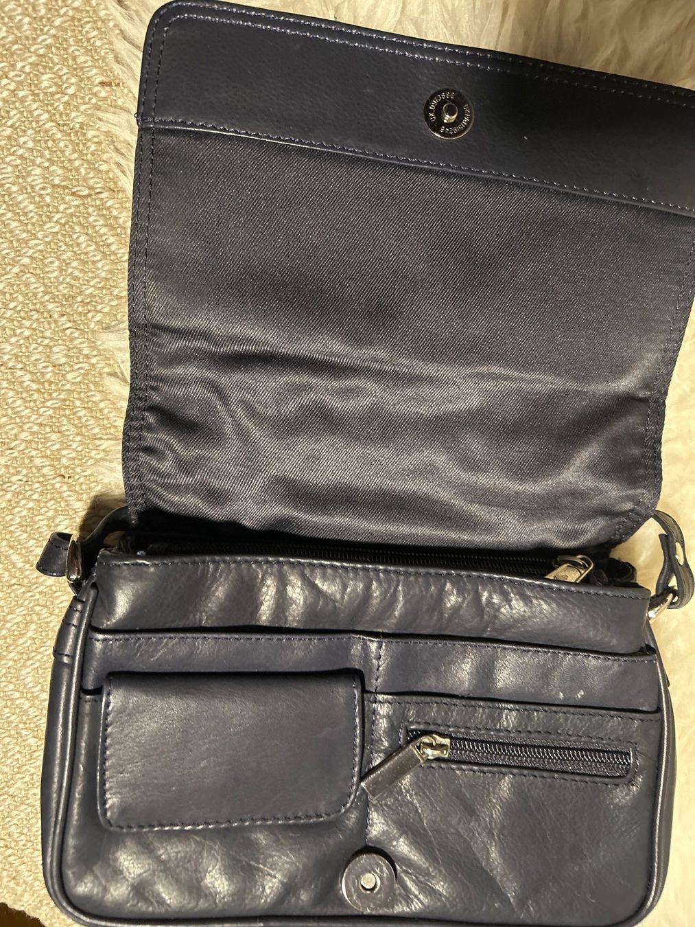 Sacs femmes: Kleine Leder Tasche navy blue – D'occasion à Feuerthalen par Anna_Swift 2
