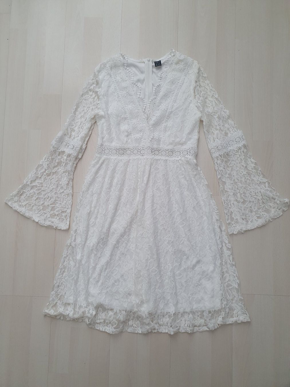 Robes: Helles Spitzenkleid Gr XS – D'occasion à Münsingen par BlackTears-3