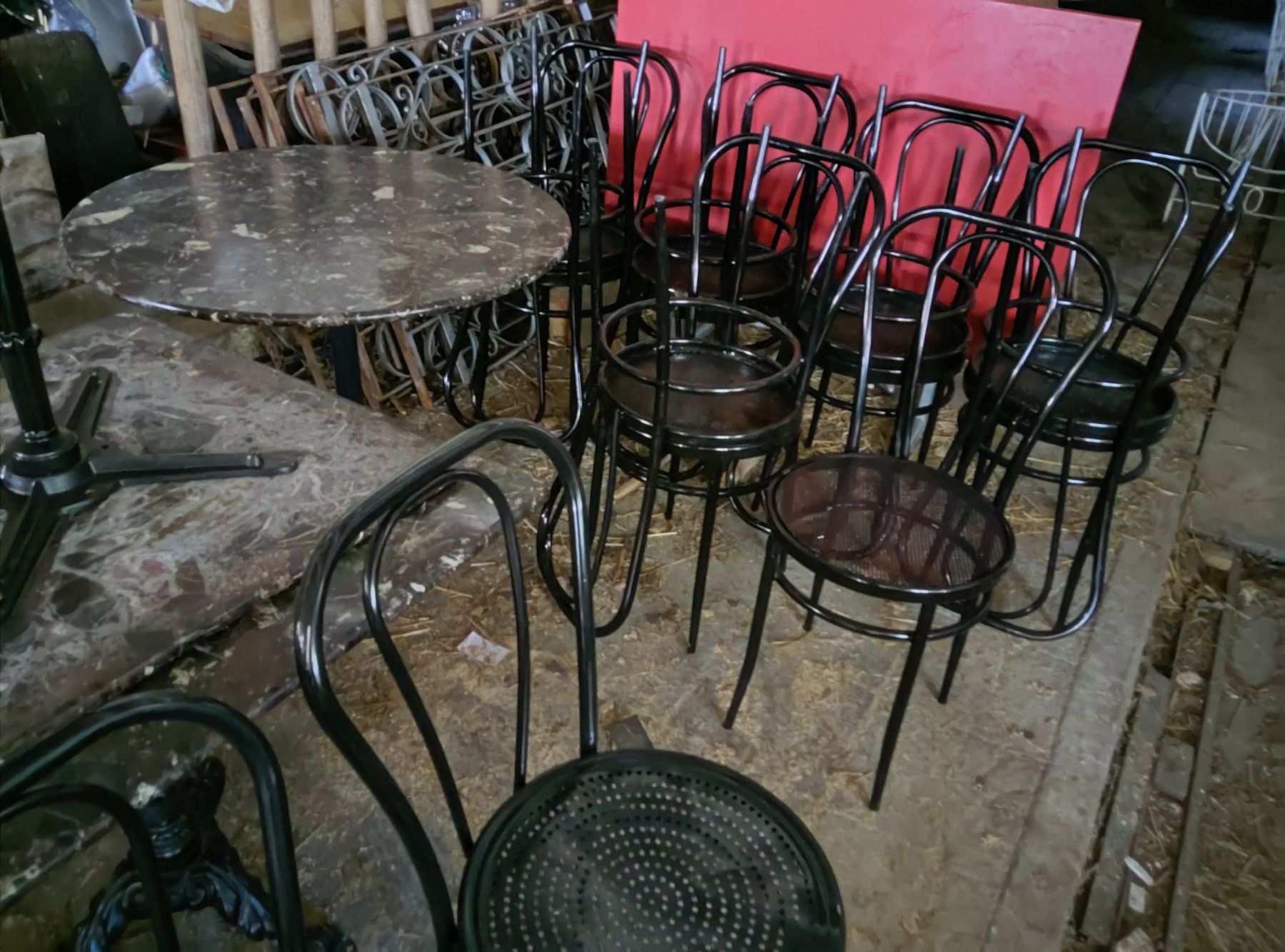 Set di tavolo e panche: Lot de tables et chaises – Usato da Vicques venduto da prairie0809 4