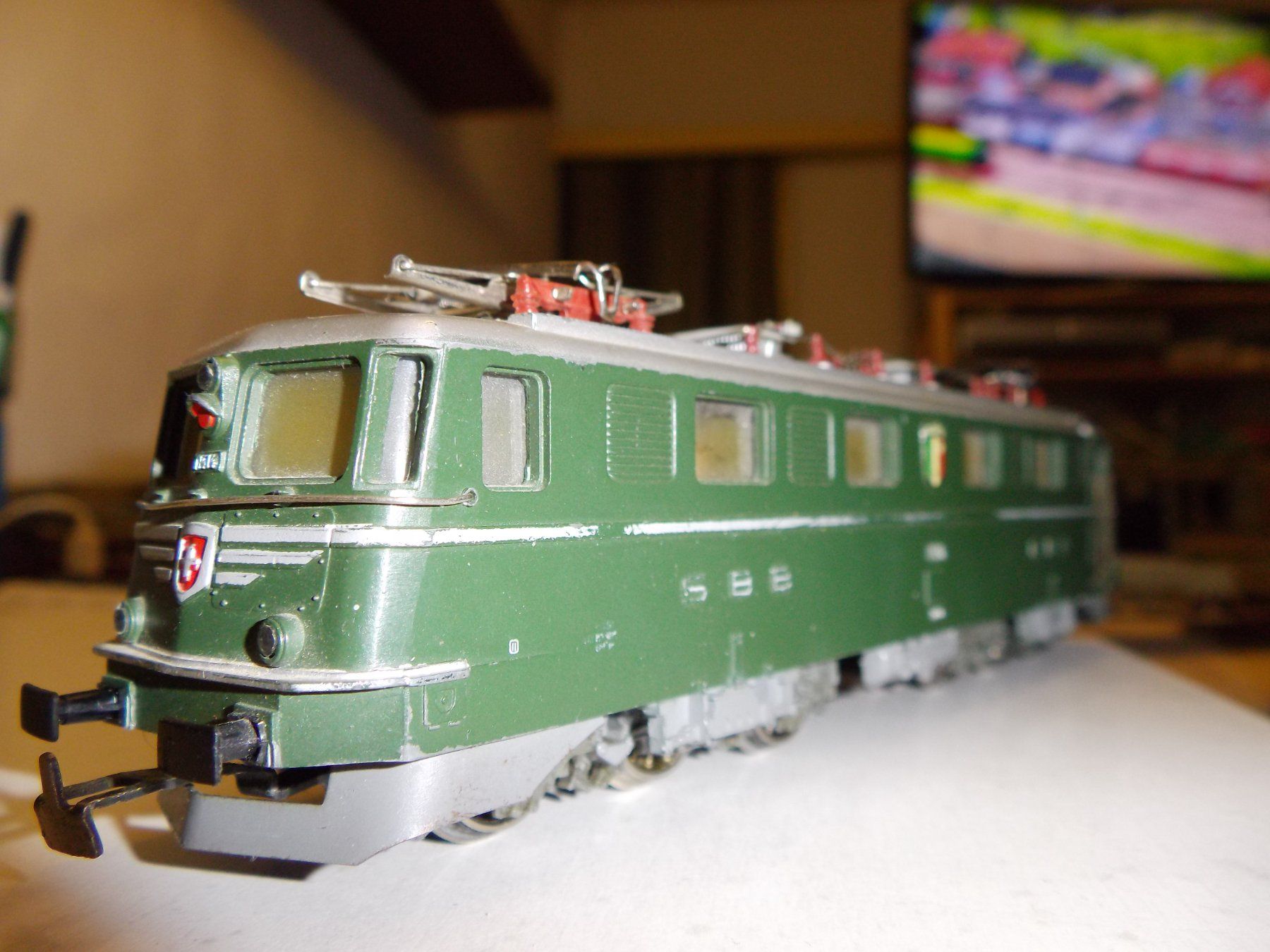 Märklin Modellini di ferrovie: märklin Ae 6/6  NEUCHATEL – Usato da Schaffhausen venduto da Oetfel 1