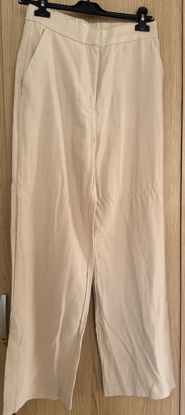 H&M Pantaloni: Stoffhose – Usato da Basel venduto da cey_ns7g