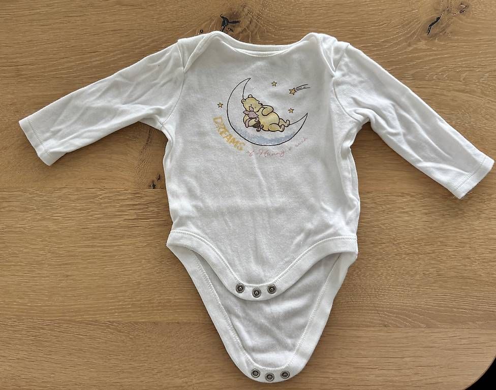 Disney Pigiama & Simili: Baby Strampler Winnie Puh, Gr 68 – Usato da Meilen venduto da JuliaFantasma
