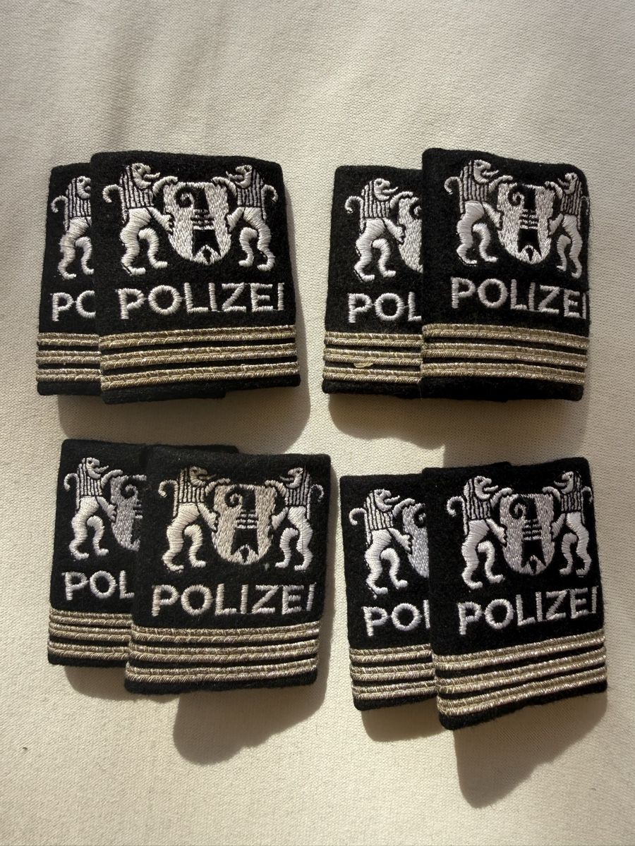 Uniformen: Kantonspolizei BS 8 Schulterschlaufen – Gebraucht aus Sisseln AG von Daeha1