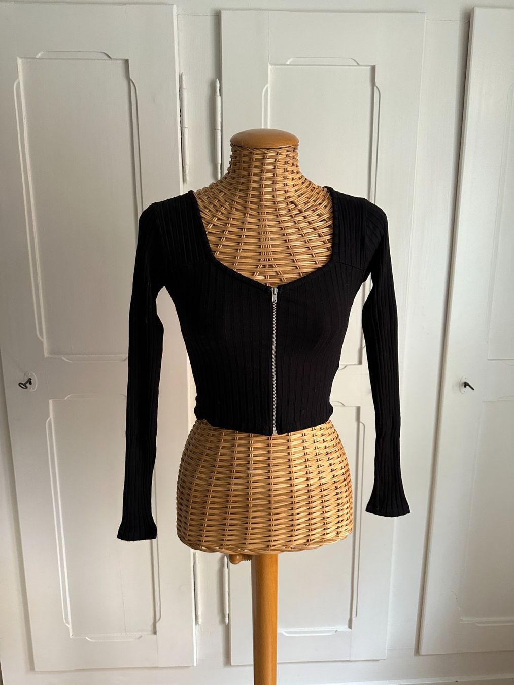 Pullover & Sweatshirts: Langarmshirt Jäckchen schwarz XS – Gebraucht aus Zürich von Diazaio