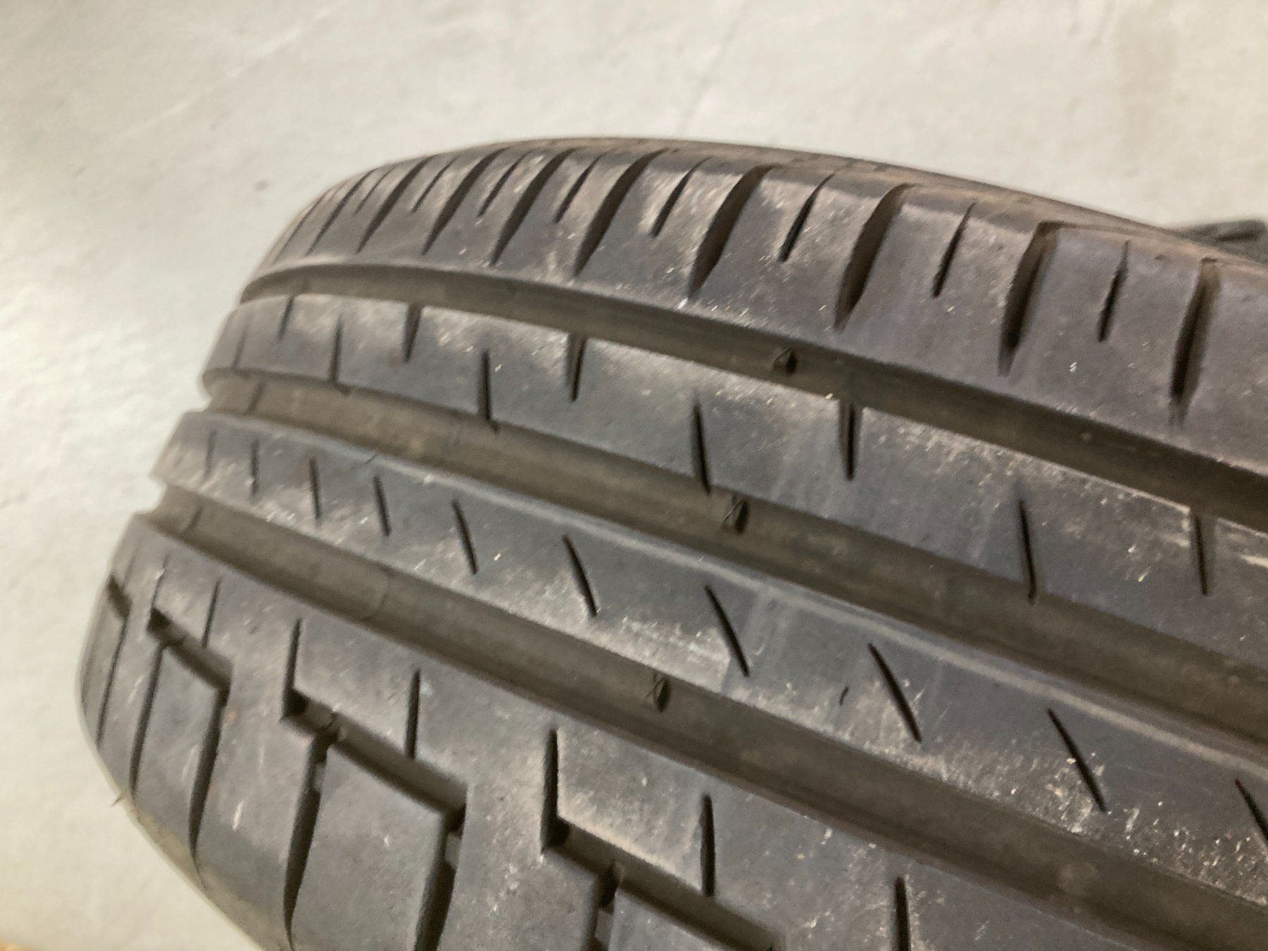 Continental Pneus & Kompletträder: 205/55R16 Sommerpneu Continental – Gebraucht aus Cham von WB2223 5