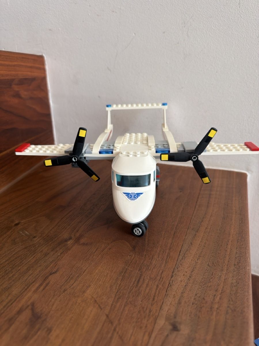 Lego Kit di costruzioni: Lego Ambulanzjet – Usato da Meilen venduto da 123kurz 3
