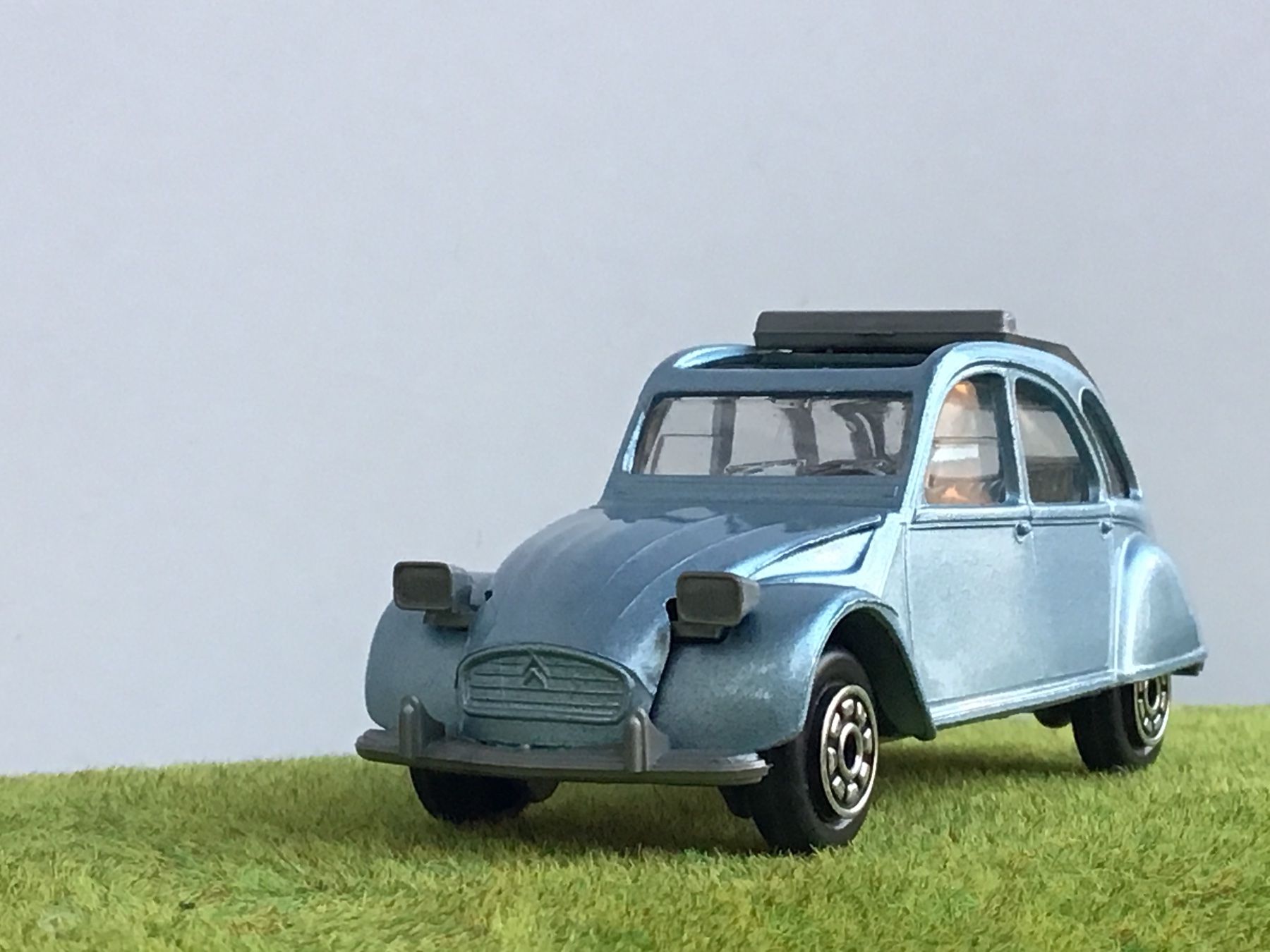 Norev Modellautos: Citroën 2CV Modellauto, 1:43 – Gebraucht aus Männedorf von Spezial-Modelle 1