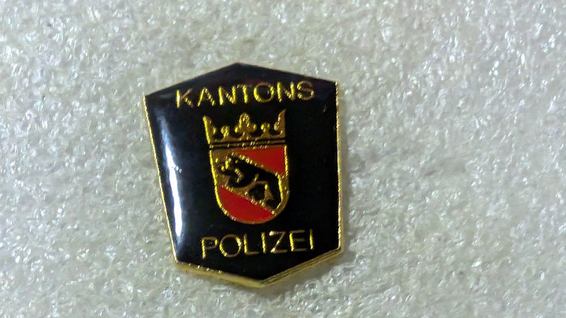 Placchette & Badge: Ansteckpin 169: Kapo Bern – Usato da Oppligen venduto da Pin-Fall-Shop