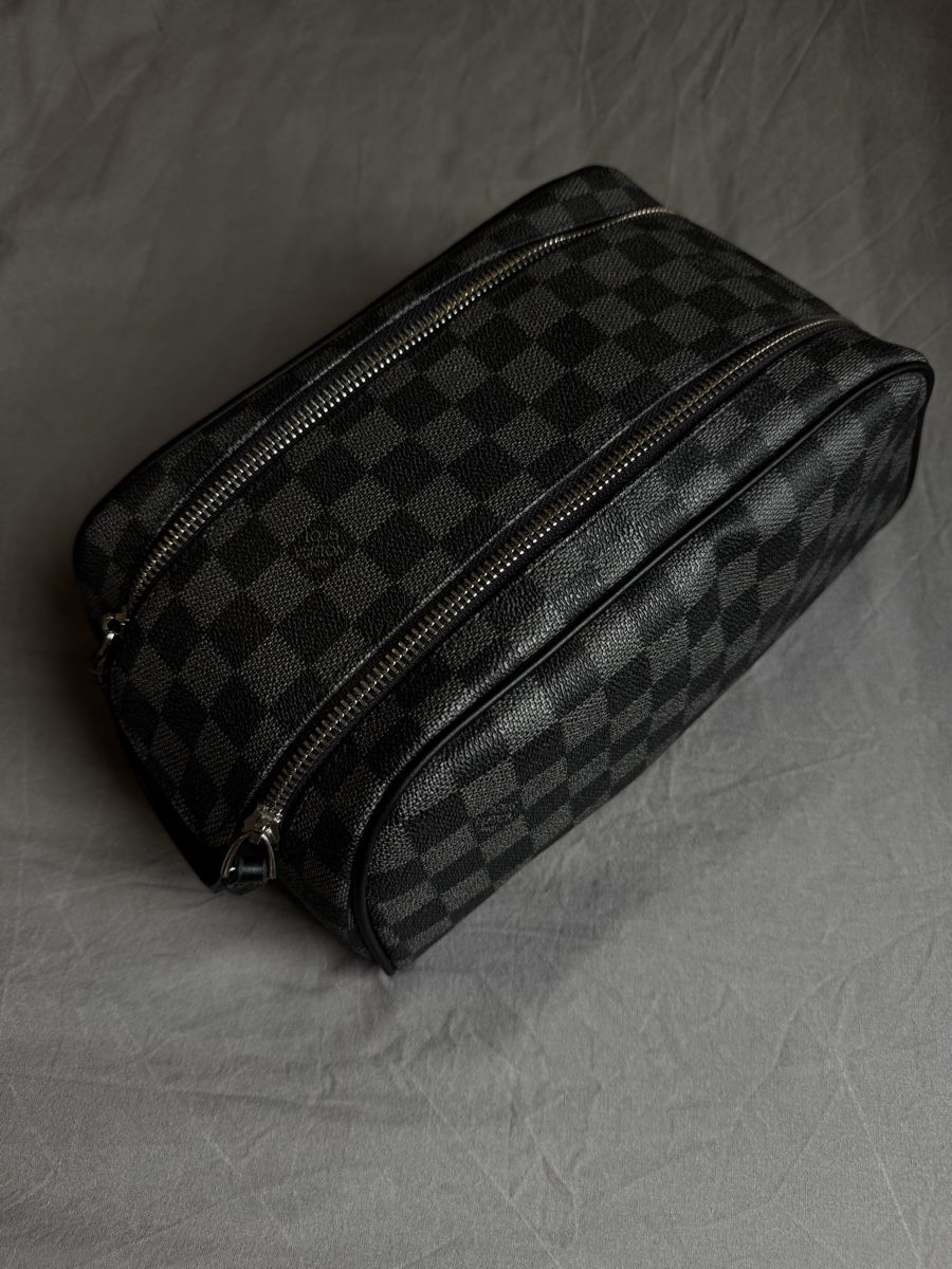 Louis Vuitton Taschen: Louis Vuitton Etui Schwarz – Gebraucht aus Zürich von yneez 1
