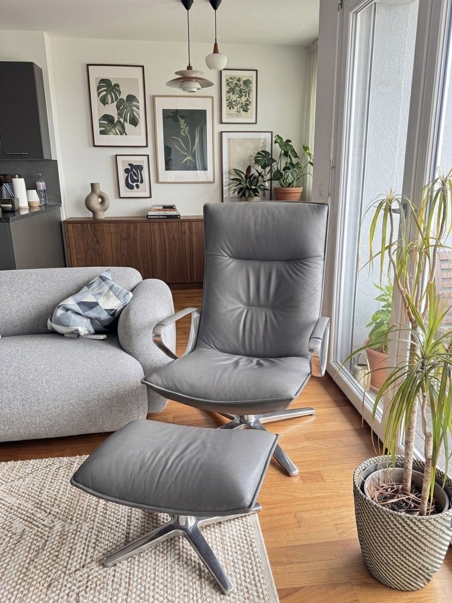 Poltrone: CONFORM Laidback Relaxsessel mit Hocker – Leder – Usato da Tagelswangen venduto da Atelier_RP_Zillmann