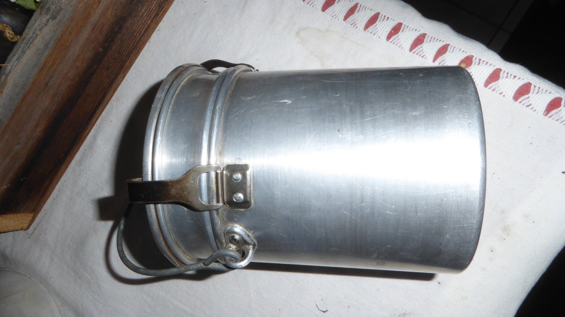 Sonstiges für Haushalt & Wohnen: Antikes Kesseli mit Deckel Höhe 13 cm – Gebraucht aus Sargans von Benziner 4