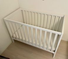 Babybett IKEA SUNDVIK + Matratze mit Schutzbezug
