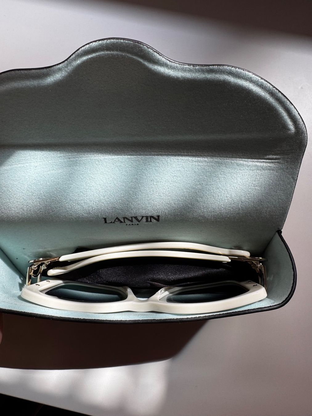 Lanvin Lunettes & Verres: Lunettes de soleil LANVIN – Neuf (Voir description) à Echichens par unideks 2