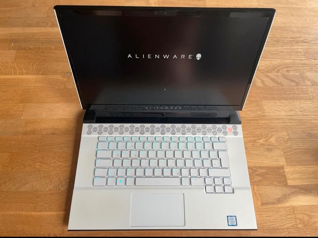 Alienware Notebooks: LAPTOP ALIENWARE M15 R4 – Gebraucht aus Winterthur von