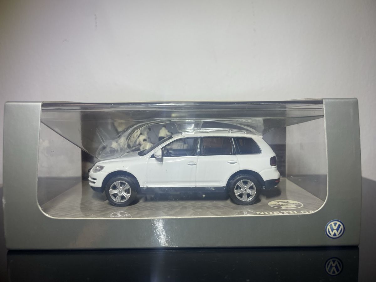 Volkswagen Modellini d'auto: Vw Touareg 1/43 – Nuovo e nell'imballaggio originale da Paradiso venduto da jovica1987 4