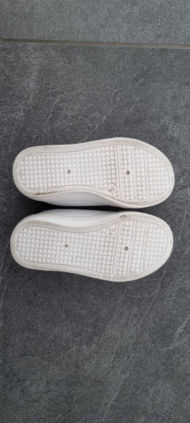 Scarpe per ragazzi: Marvel Avergers Turnschuhe Grösse 24 – Usato da Birmensdorf ZH venduto da borstenking 3