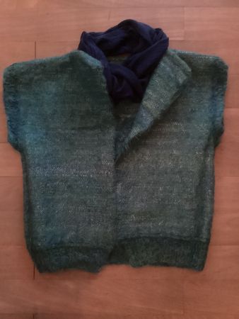 Gilet grün, handgewoben