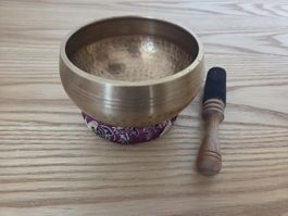 Klangschale inkl. Klöppel & Kissen