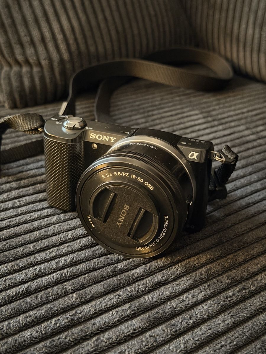 Sony Kamera: Sony Alpha 5000 – Gebraucht aus Thalwil von damn.edo 7