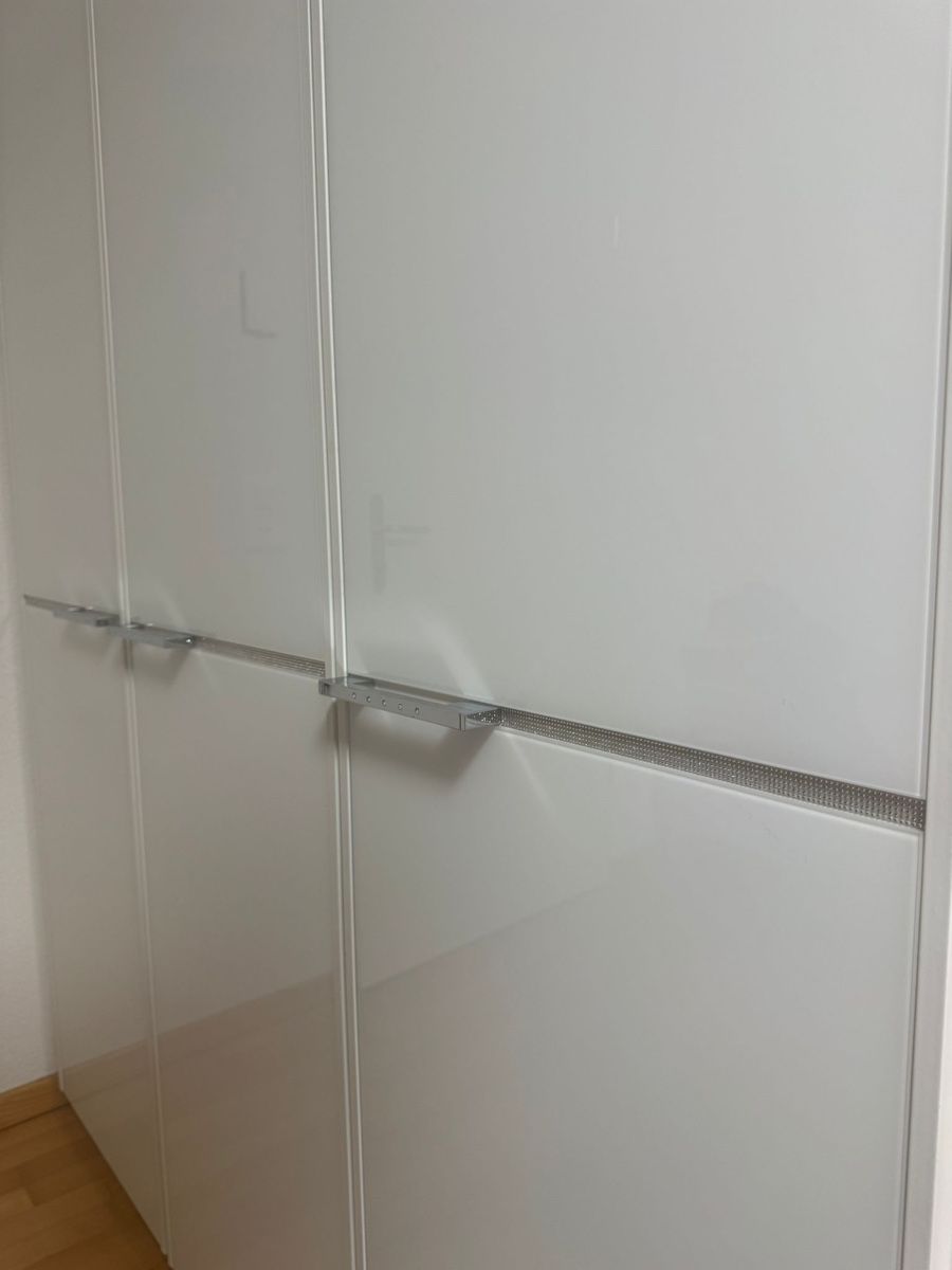 Schränke: Kleiderschrank – Gebraucht aus Niederglatt ZH von cey_m9pz 3