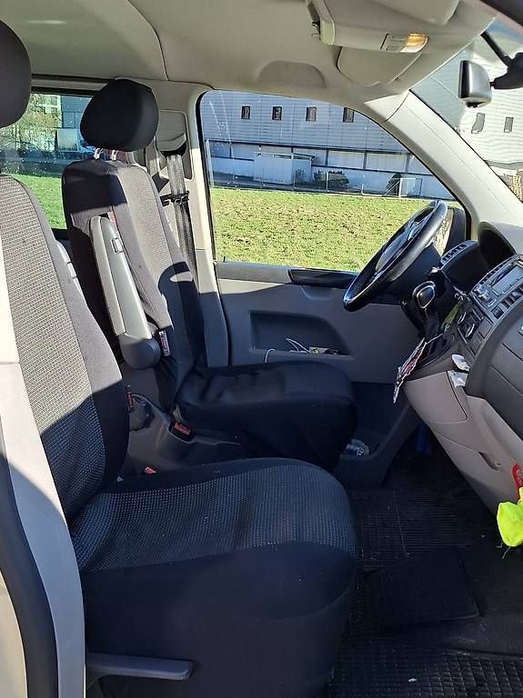 Autos: Vw T5 8 Plätze – D'occasion à Unterkulm par Danielamarcel 3