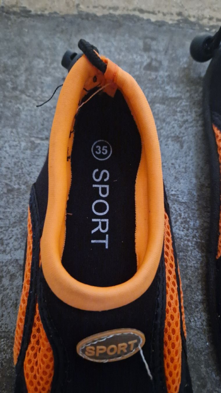 Scarpe da uomo: Chaussures de plage taille 35. très peu portées – Usato da Ste-Croix venduto da Sporchet 2