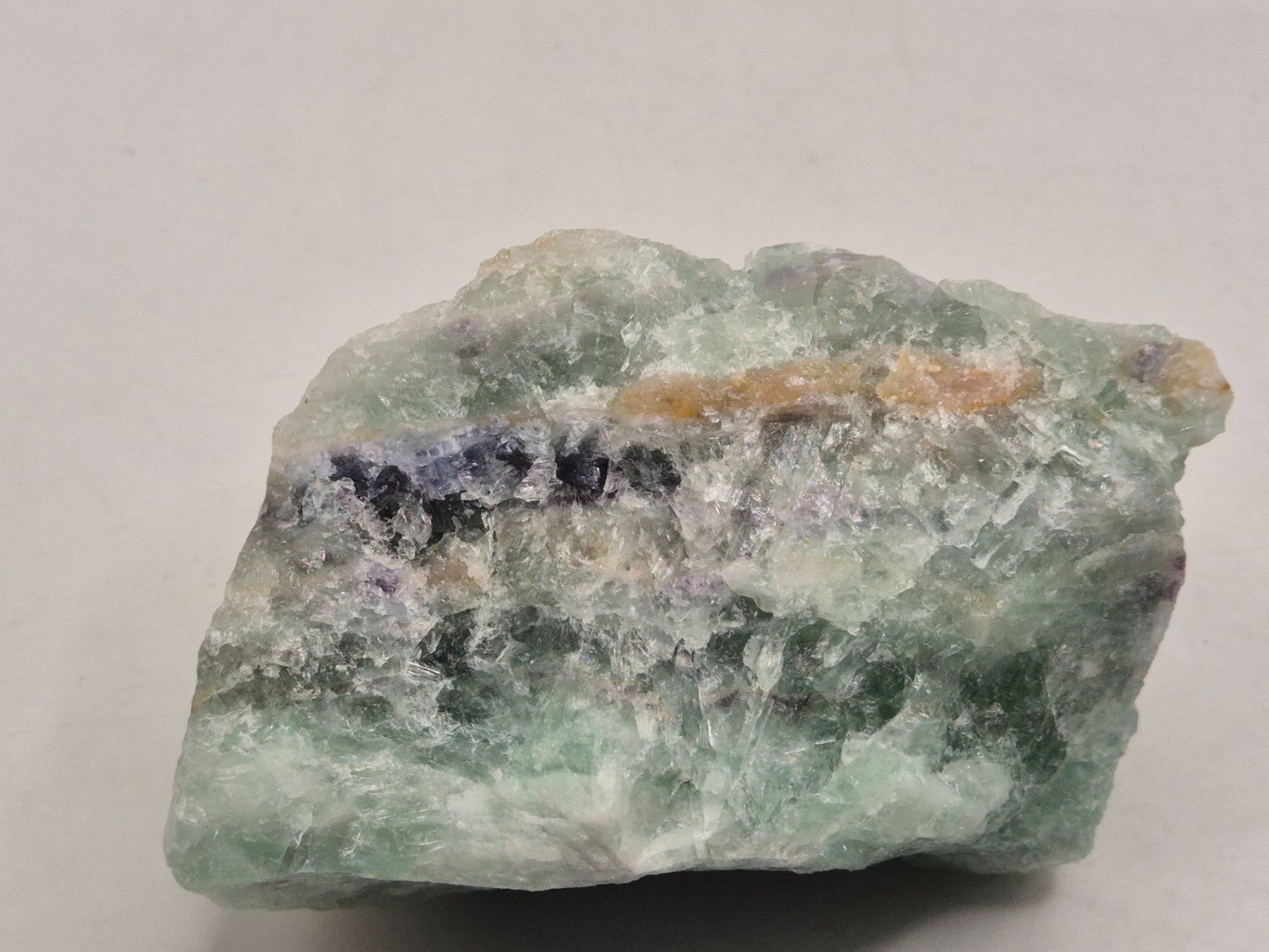 Minerali & Pietre curative: Fluorit Regenbogenfluorit bunt, Namibia (480gr.) – Usato da Winterthur venduto da LukasMineralienOase