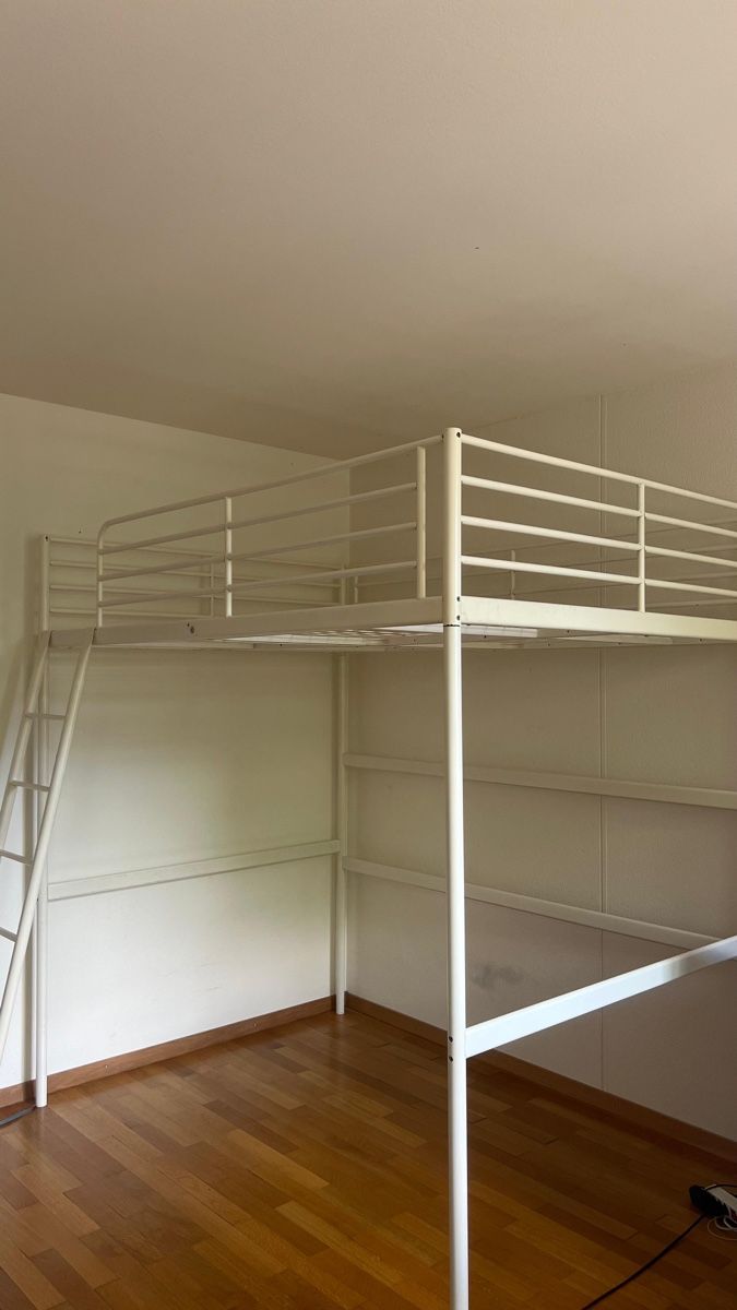 Letti: IKEA Loft bed – Usato da Zürich venduto da mar_2shh 1