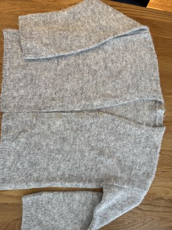 Handgestrickte Damen Strickjacke grau Grösse M