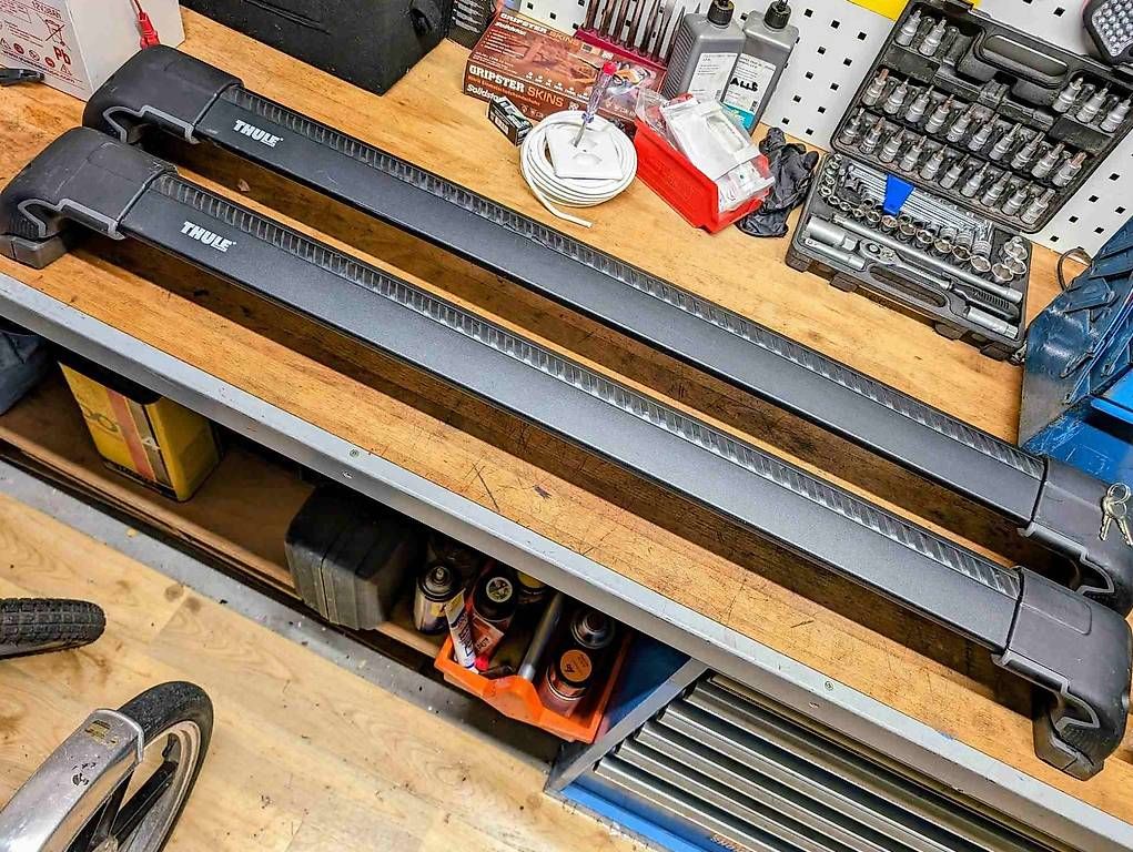 Portapacchi: Dachträger Thule WingBar Edge Black mit Halterung – Usato da Ennetbürgen venduto da Privkero 1