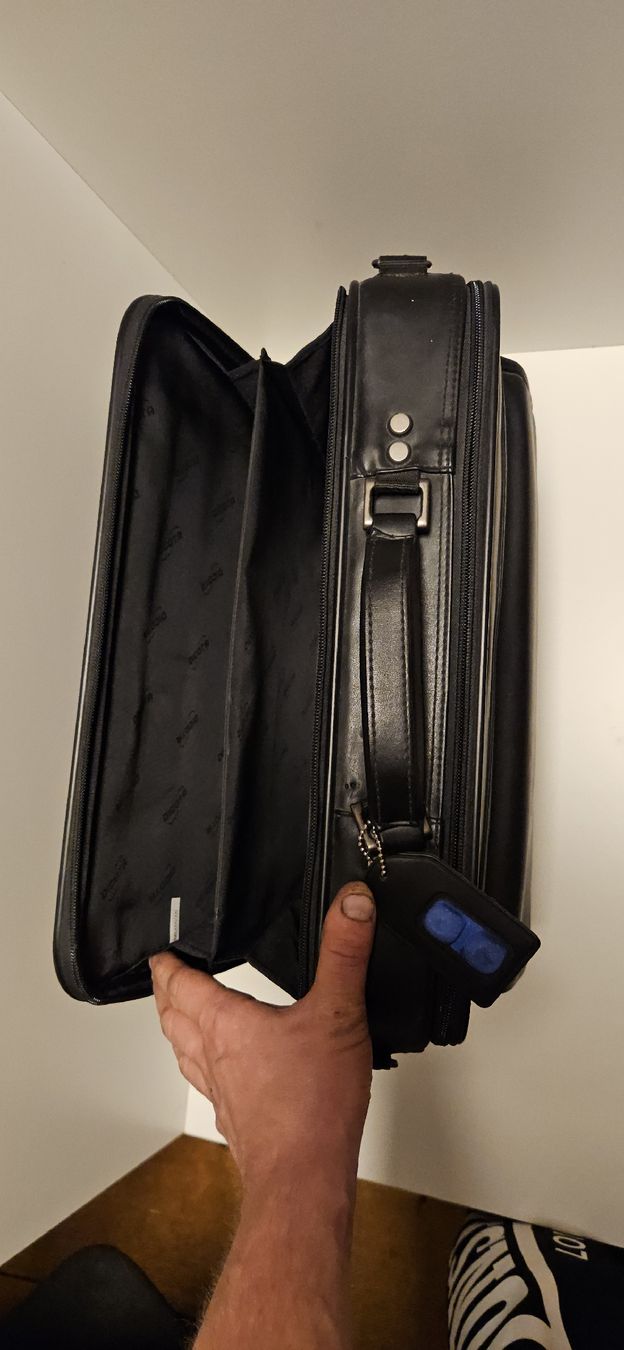 Borse: DICOTA Premium Laptoptasche / Notebooktasche Schwarz  – Usato da Flühli LU venduto da Ekemara 3