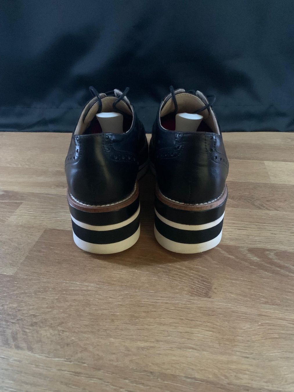 Navyboot Damenschuhe: NAVYBOOT Schnürschuhe Damen – Gebraucht aus Arbon von Halindra 2