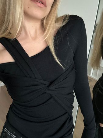 Schickes Oberteil in Schwarz, Grösse XS – Top Zustand!