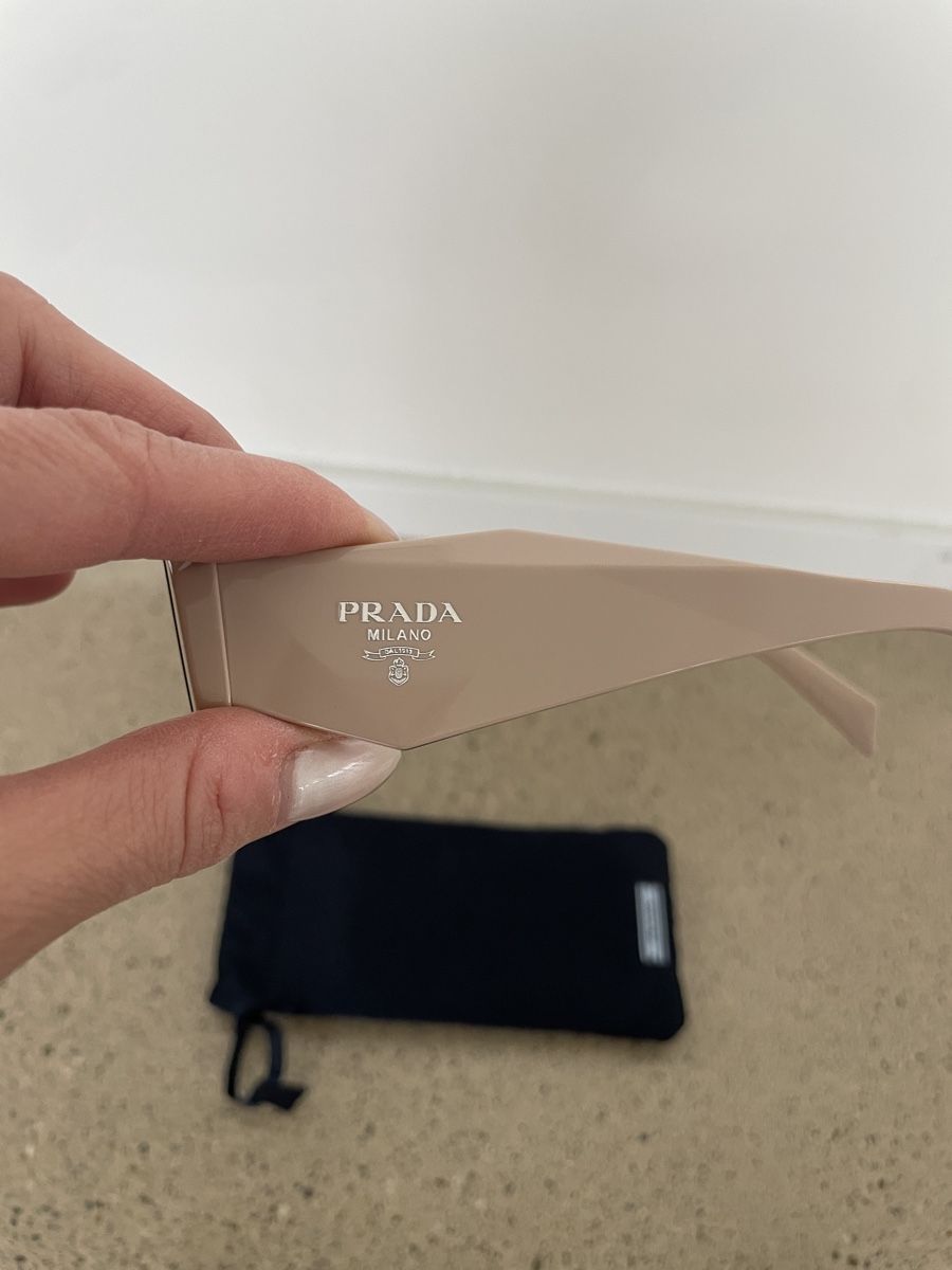 Prada Lunettes & Verres: Prada Sonnenbrille – D'occasion à Stäfa par Nicole093 7