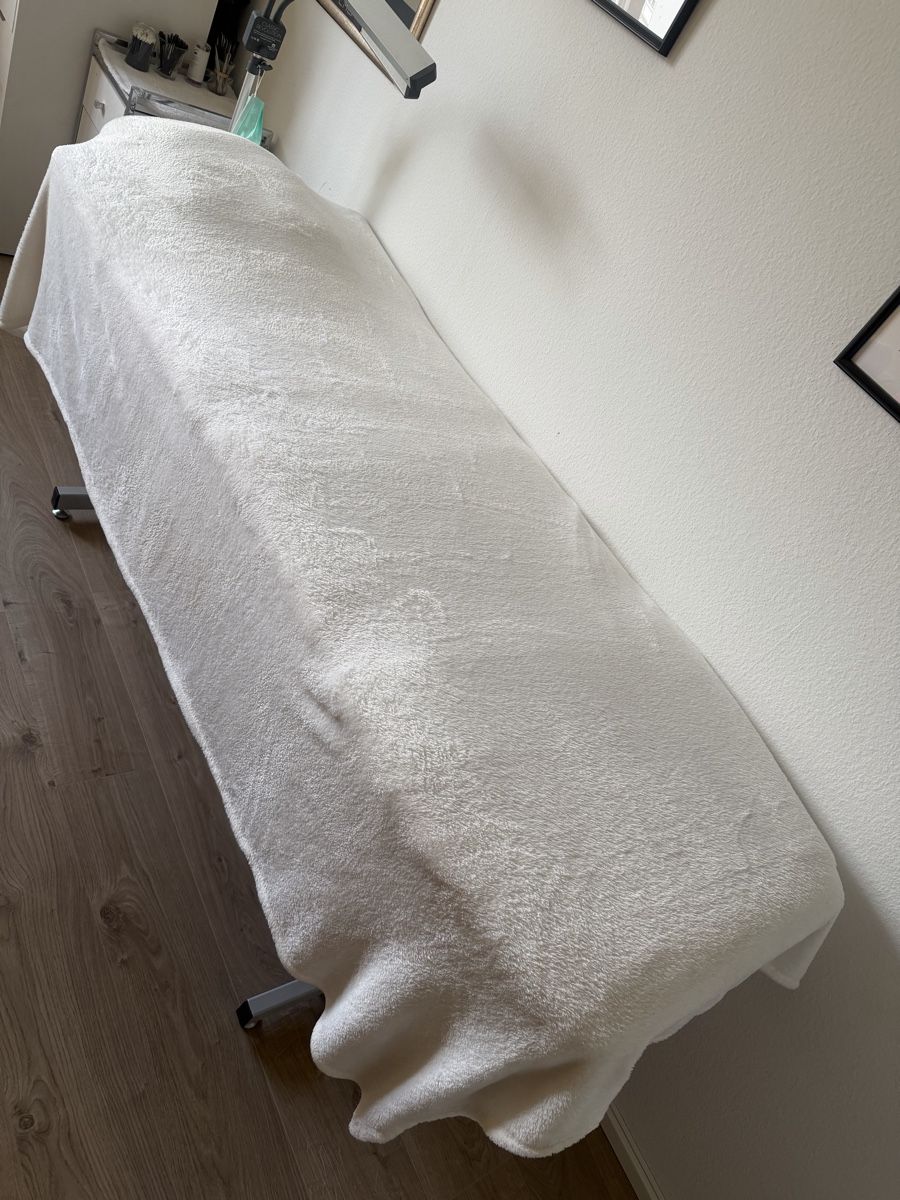 Sedie a sdraio: Kosmetik und Massageliege verstellbar – Usato da Hinterkappelen venduto da cda_wn7l