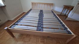 Holzbett inck.Lattenrost verstellbar 160x200 cm guter Zustan