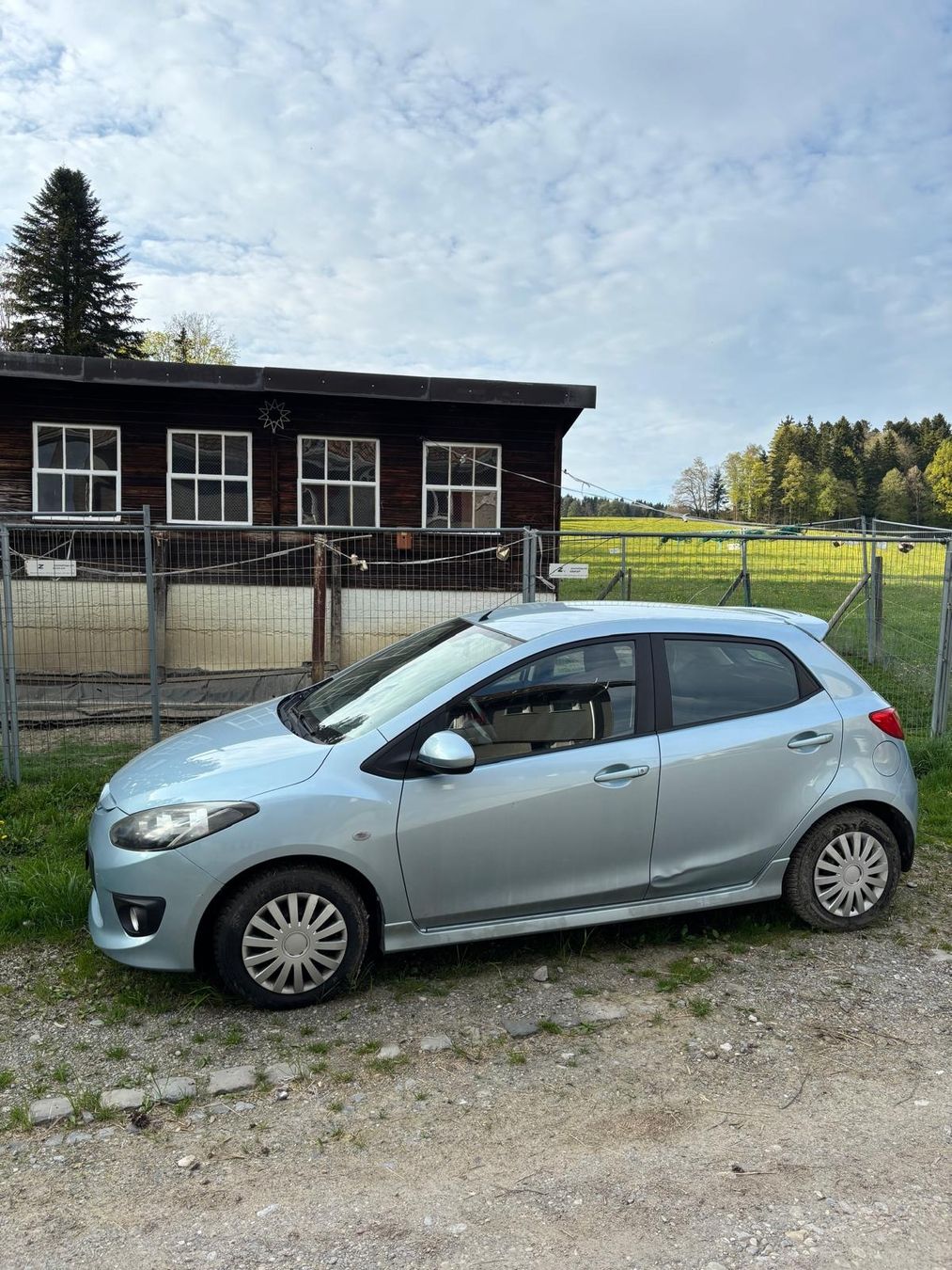 Mazda Automobili: Mazda 2, 1.5l, JG 2009 – Usato da Engelburg venduto da DaeRichii 3