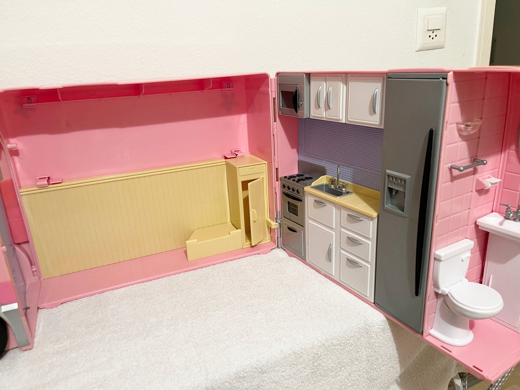 Giocattoli: Barbie Campingwagen mit Pool – Usato da Glattbrugg venduto da Ariel012 6