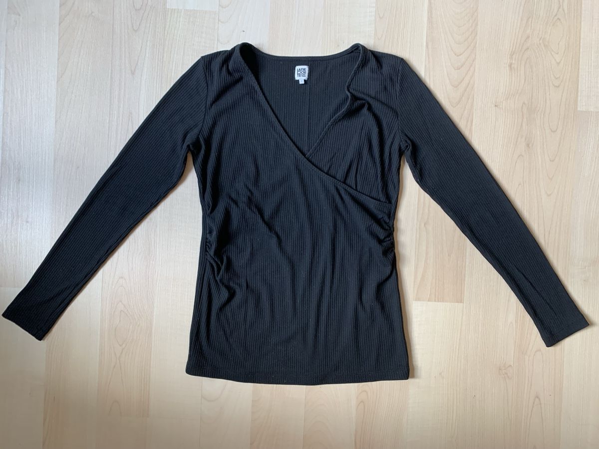La Redoute Tops: La Redoute Black nursing wrap long sleeve top, size small – Gebraucht aus Kriens von mat_9gtt