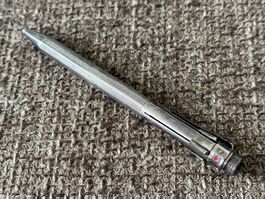 Alter Kugelschreiber CARAN D' ACHE 47 4-farbig versilbert