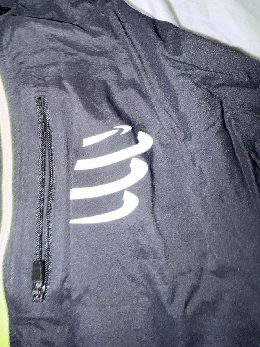 Compressport Vestes: Veste coupe vent compressport – Neuf (Voir description) à Onex par mon_6m8g 2