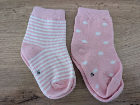 Neue Mädchensocken, Grösse 20