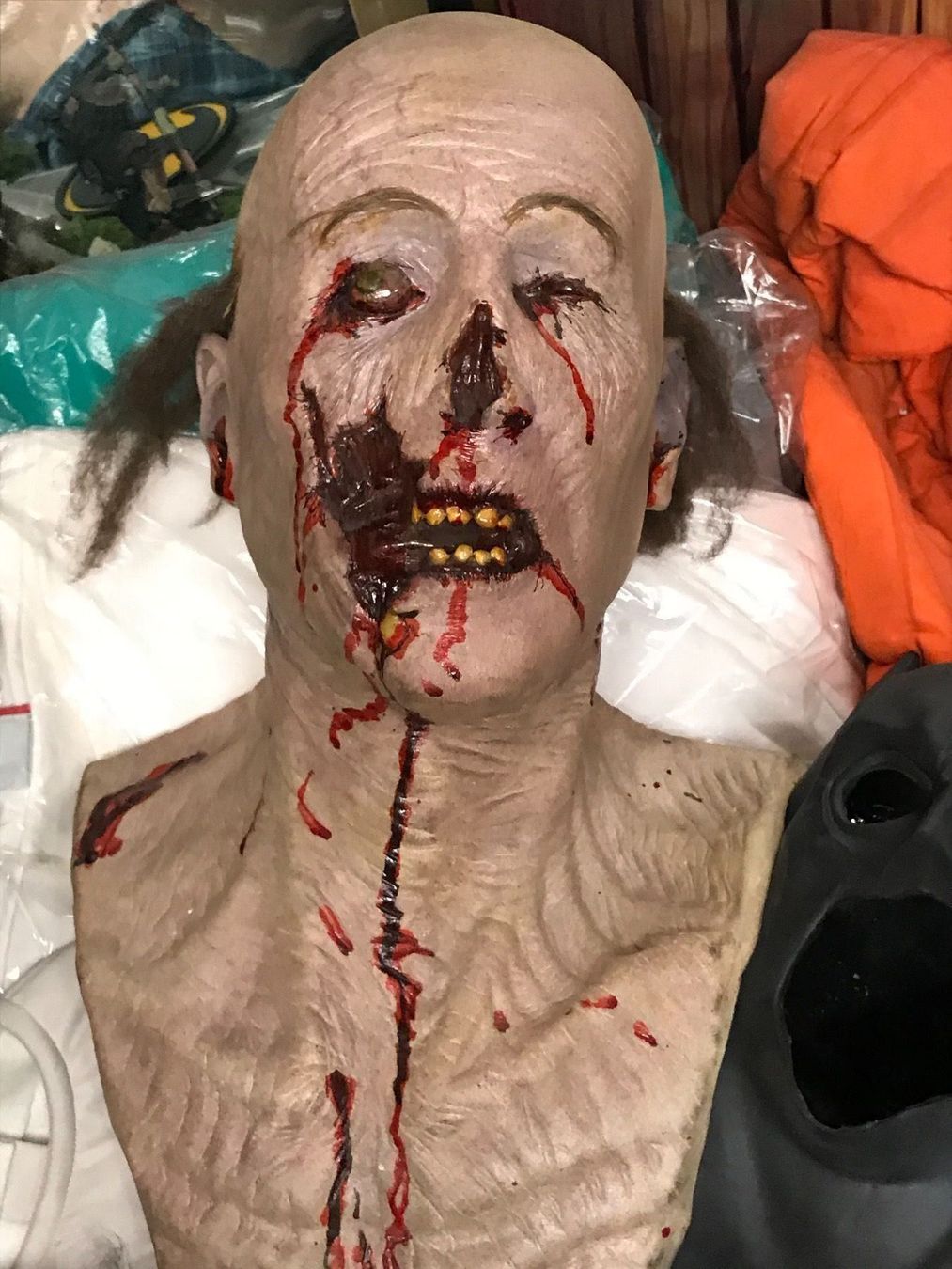 Masken: 1:1 Zombie Maske Büste Walking Dead – Gebraucht aus Schlieren von Moviepropde