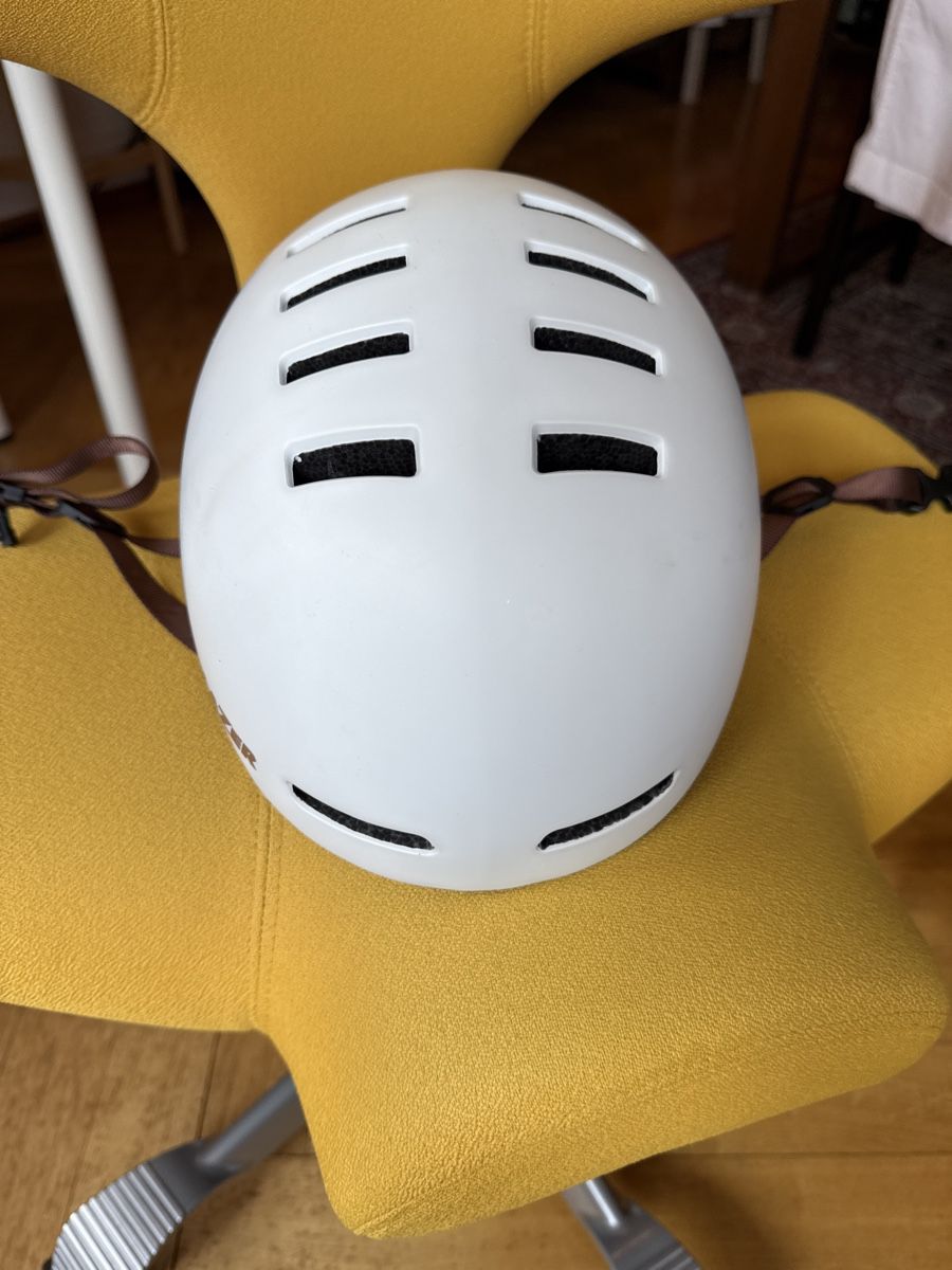 Helme: Lazer white bicycle helmet, safe and stylish for Spring – Gebraucht aus Männedorf von Alexa6ka 1