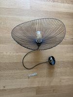 Deckenlampe mit Draht-Schirm