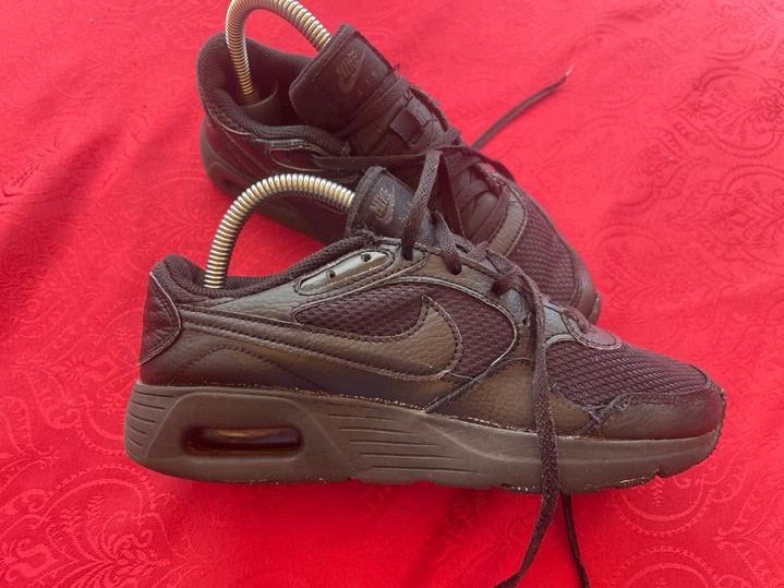 Nike Scarpe da uomo: Sneaker Nike Air schwarz 37.5 – Usato da Bergdietikon venduto da antovale