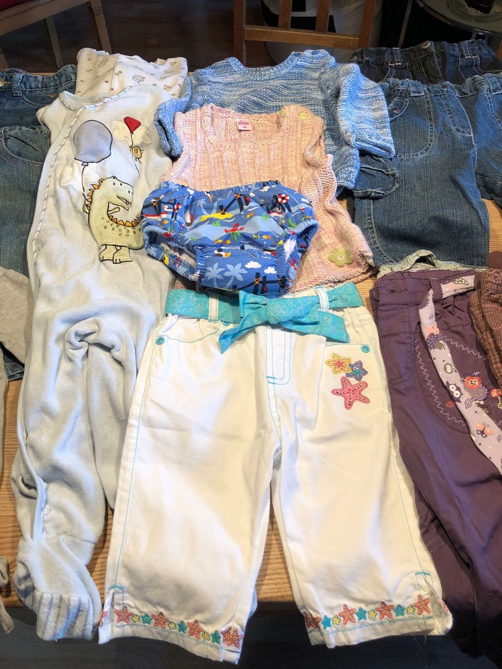 Lotti & Set di vestiti: 25-teiliges Mädchenpaket Gr. 80/86 – Usato da Röschenz venduto da Tashroal 3