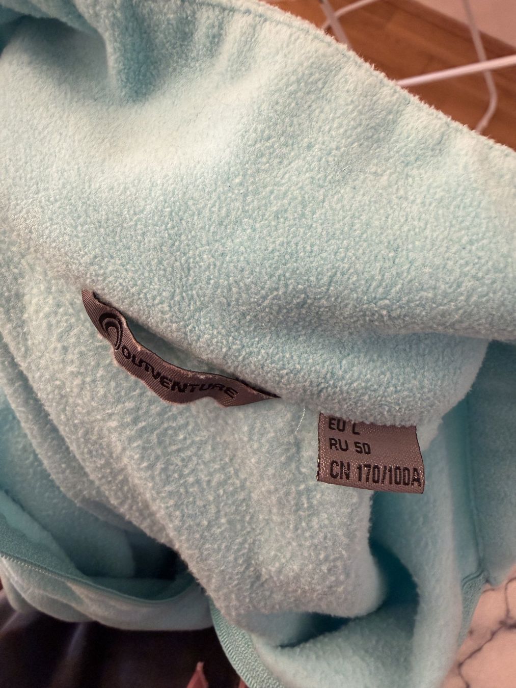 Pullover & Sweatshirts: Hellblauer Fleecepullover mit Stehkragen – Gebraucht aus Schübelbach von flo_z6vh 1