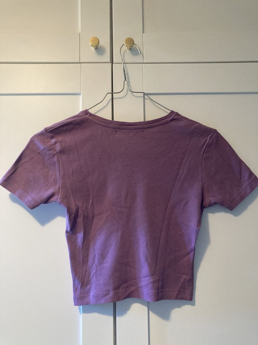 Pull&Bear T-shirts: Crop top violet, XS – D'occasion à Le Mont-sur-Lausanne par aude_mgn 1